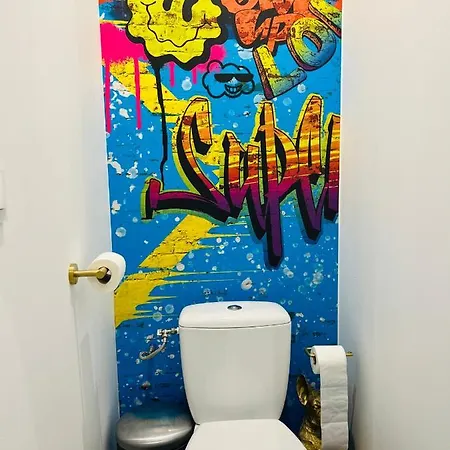 Capsule Street Art - Sauna- Jacuzzi - Playstation 5 - Billard - Netflix - Cinema - Terrasse